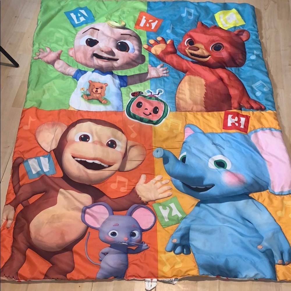 CoComelon reversible toddler 4 piece bed set